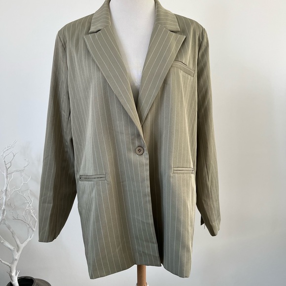 PrettyLittleThing PLT sage khaki green oversized pinstripe blazer jacket sz 10 - Picture 2 of 9